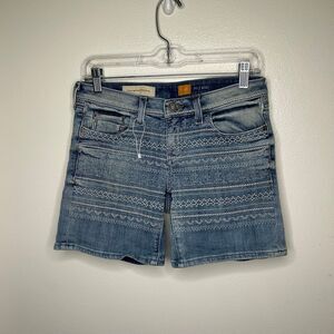 Anthropologie Pilcro embroidered denim shorts 26
